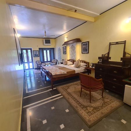 เกสร ภาวัน พาเลซ Hotel เมาท์อาบู ภายนอก รูปภาพ