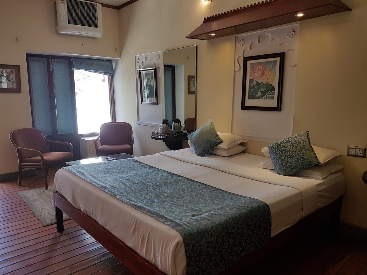 เกสร ภาวัน พาเลซ Hotel เมาท์อาบู ภายนอก รูปภาพ