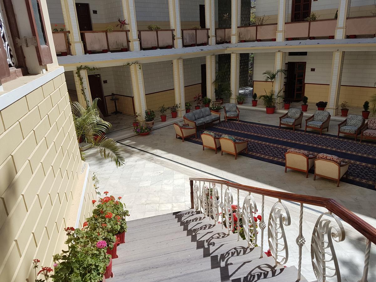 เกสร ภาวัน พาเลซ Hotel เมาท์อาบู ภายนอก รูปภาพ