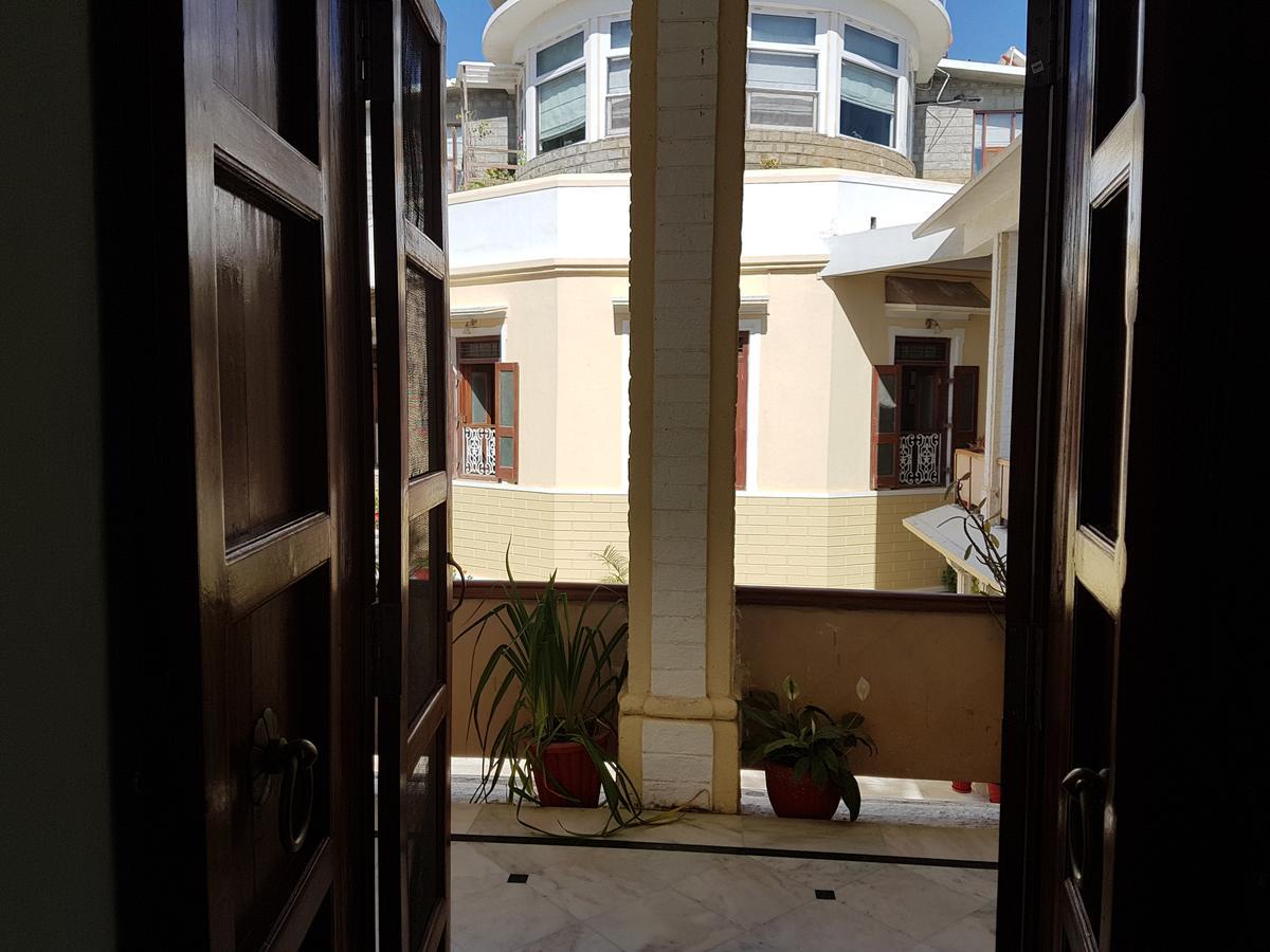 เกสร ภาวัน พาเลซ Hotel เมาท์อาบู ภายนอก รูปภาพ